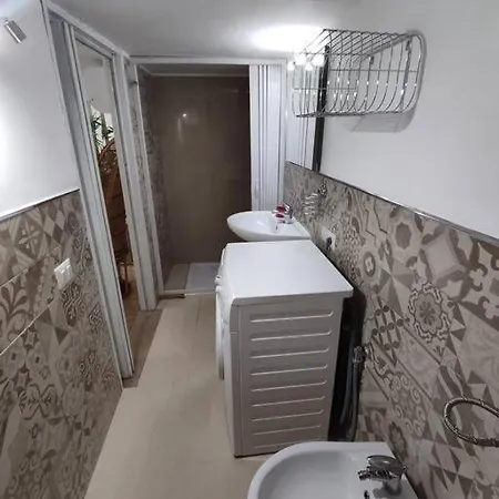 Super Monolocale Moderno アパート ジェーラ